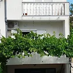 With Parking Space - 25282 Apartment Vodice