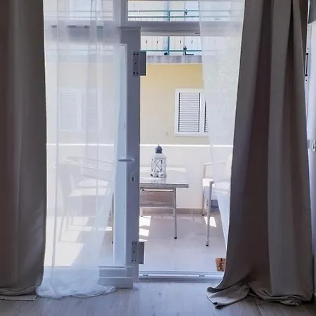 With Parking Space - 25282 Апартаменты Водице