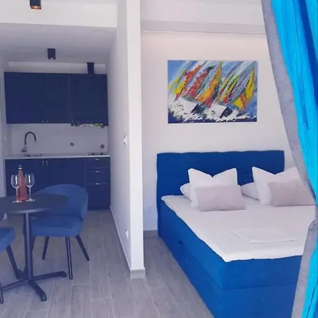 With Parking Space - 25282 Апартаменты Водице