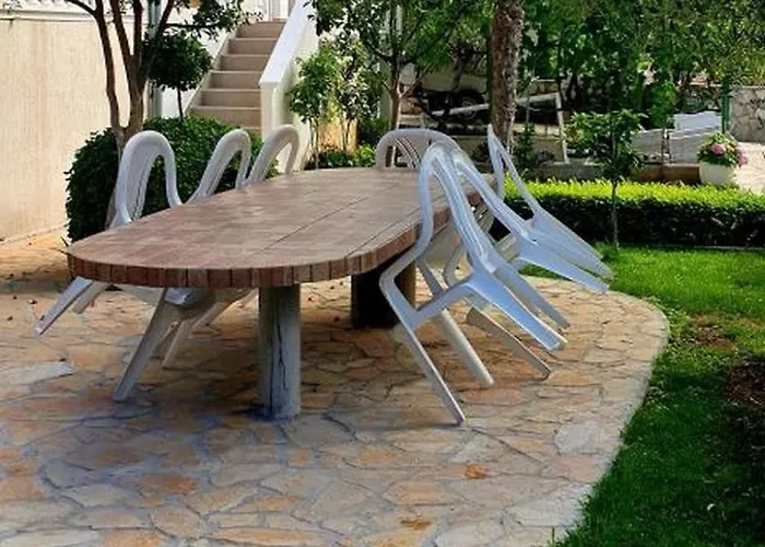 Apartman With Parking Space - 25282 *