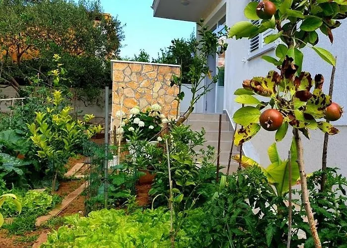 Apartment With Parking Space - 25282 *