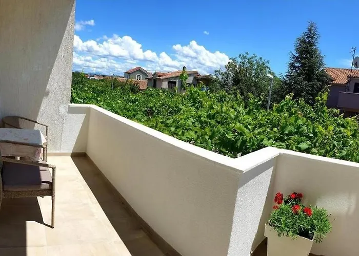 Apartman With Parking Space - 25282